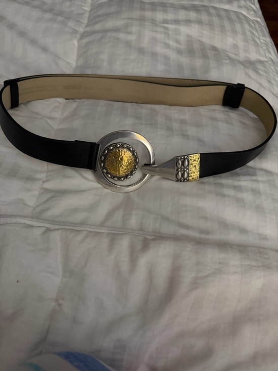 Chico’s Black Leather Belt with Gold-Tone Hammered Medallion M/L main image 5